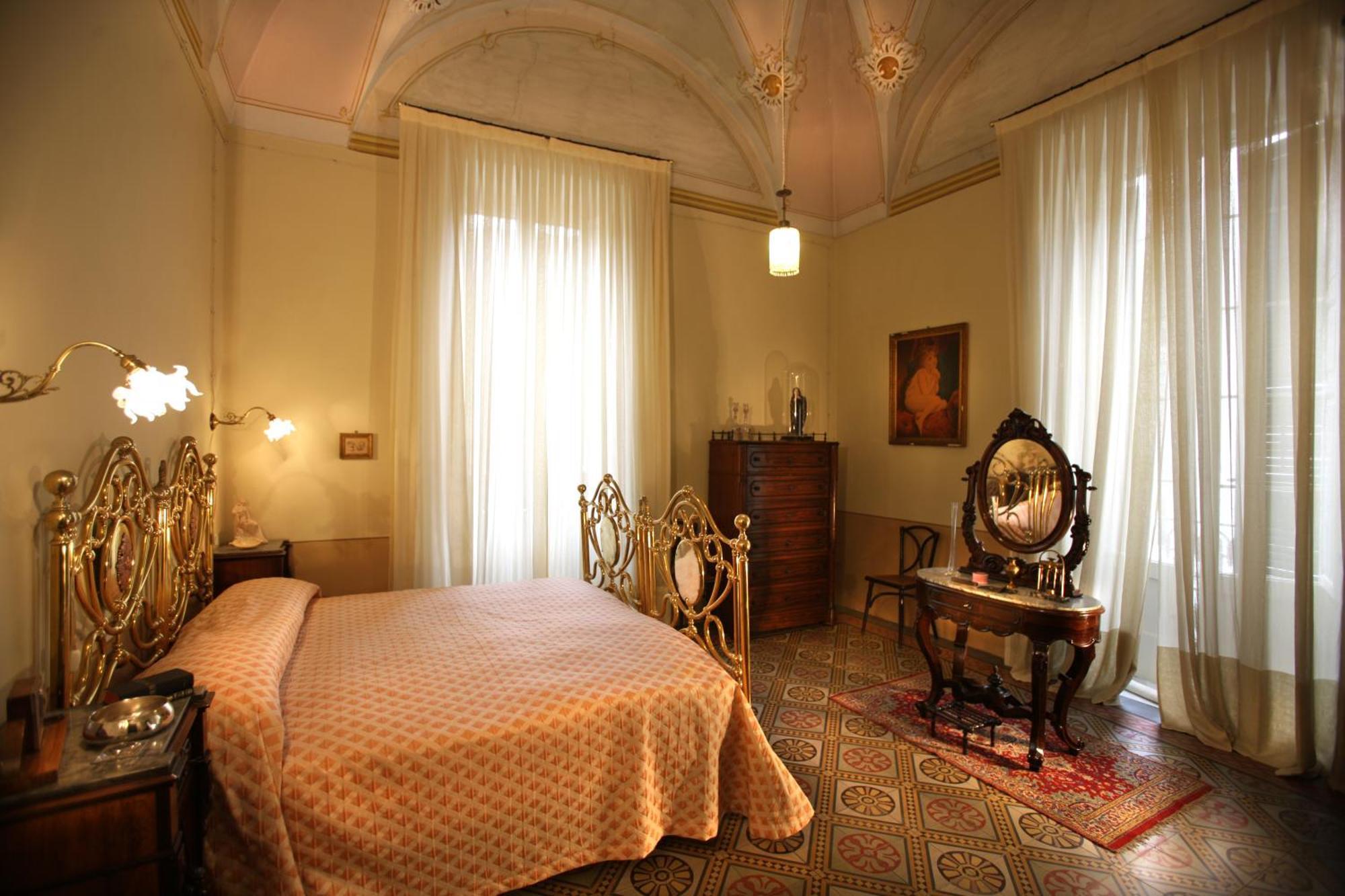 Historical Suites Vvm Лече Екстериор снимка