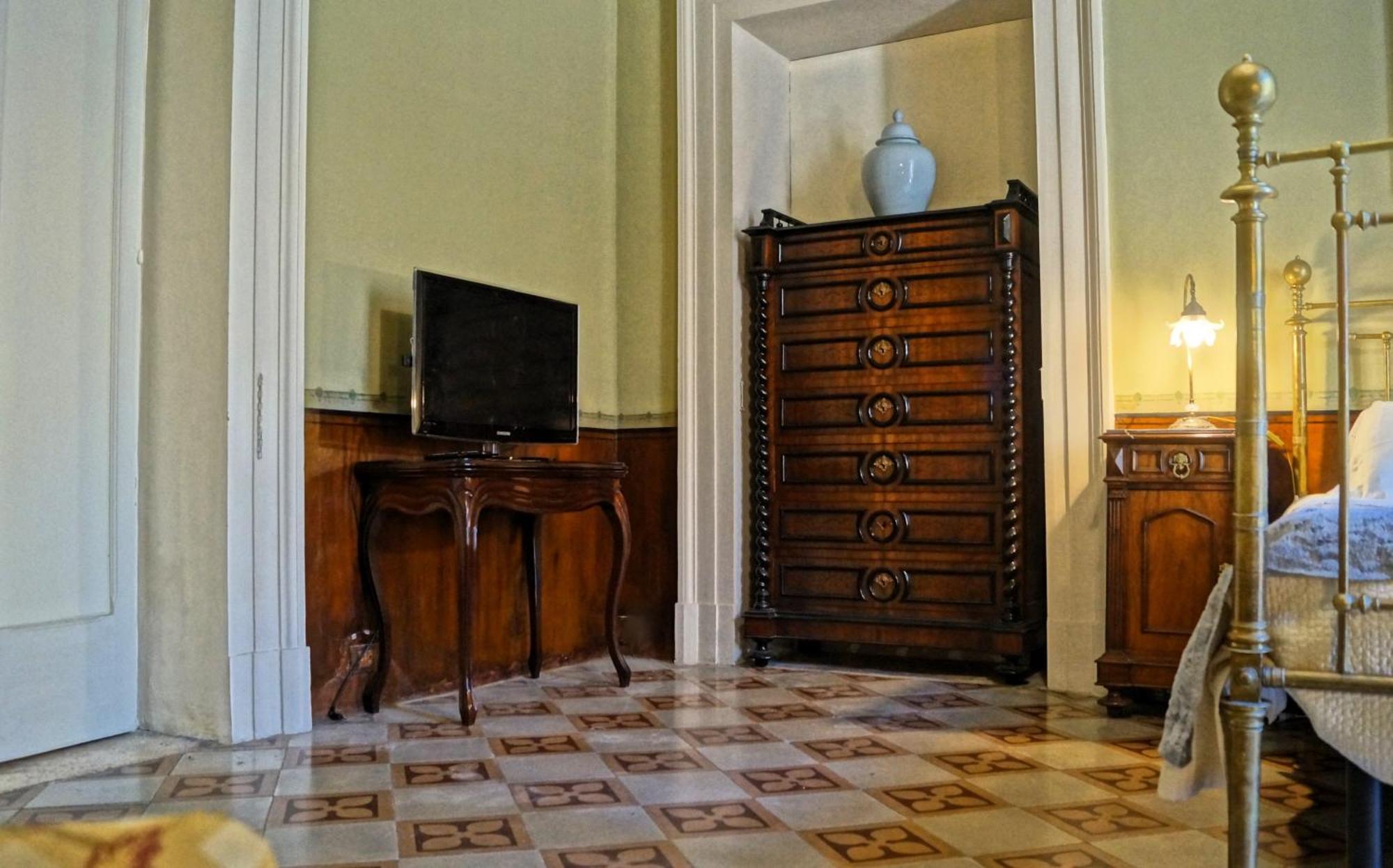 Historical Suites Vvm Лече Екстериор снимка