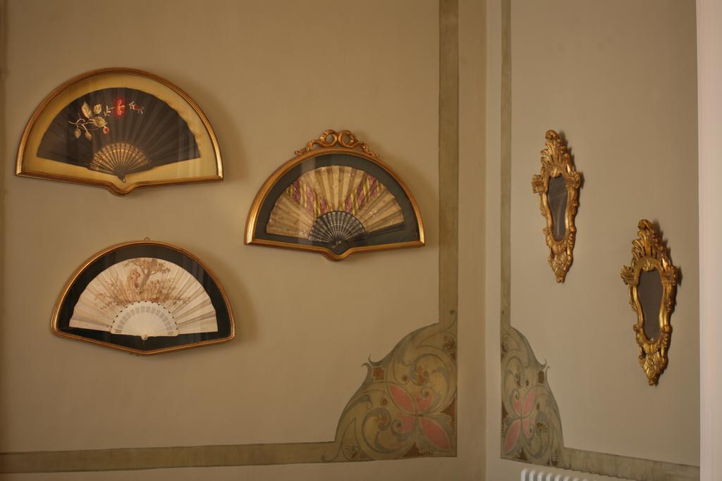Historical Suites Vvm Лече Стая снимка